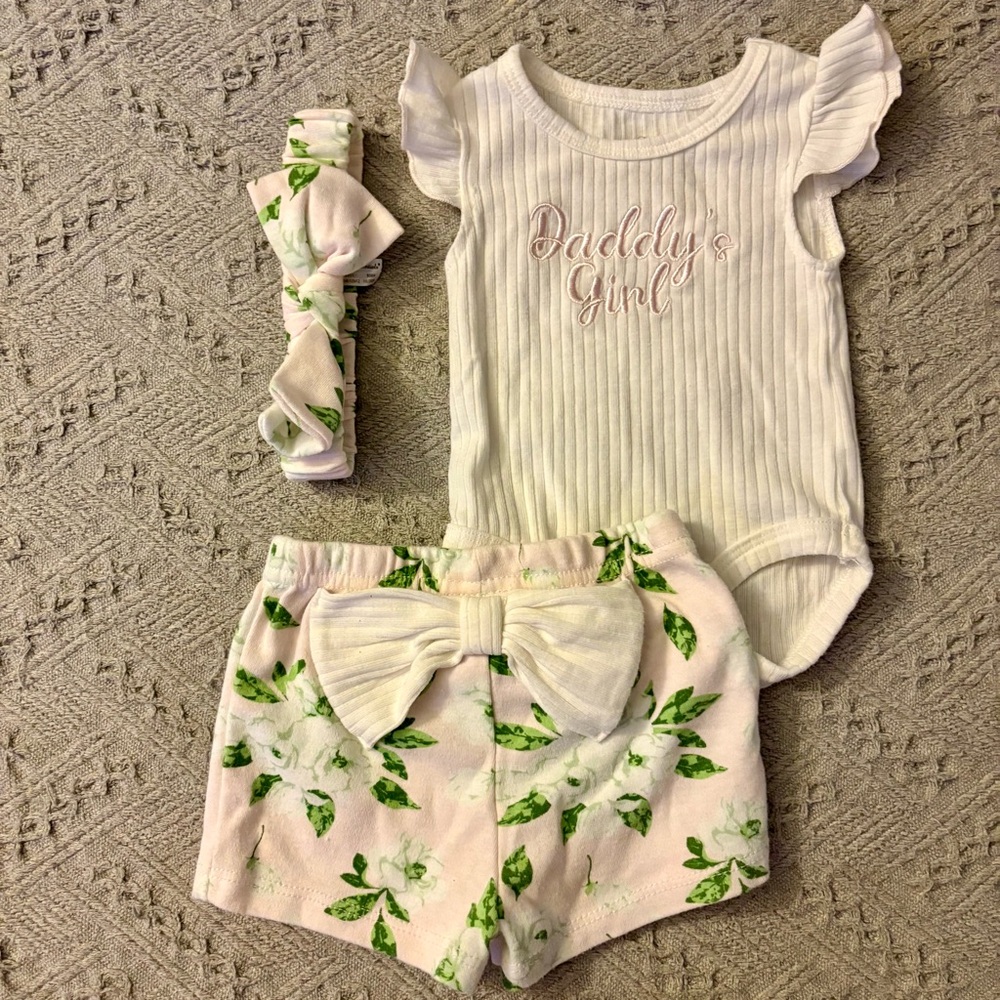 Baby Girl 3pc-Daddy’s Girl Onesie, Floral Shorts w/ Bow Headband 3 months
